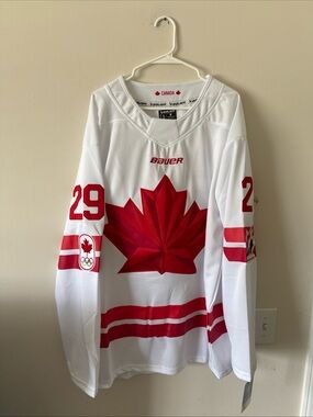 Men’s Bauer Nathan MacKinnon #29 Team Canada 2026 Winter Olympics Jersey Sz XL